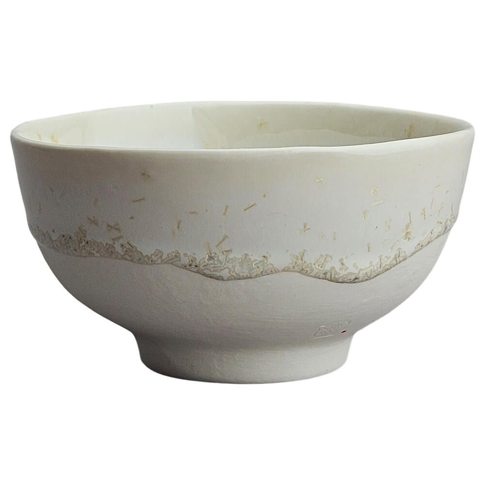Handgemachte helle Porzellan Teeschale von Atelier TōKo mit feiner Kristallglasur#teeschale_kristallglasur-2