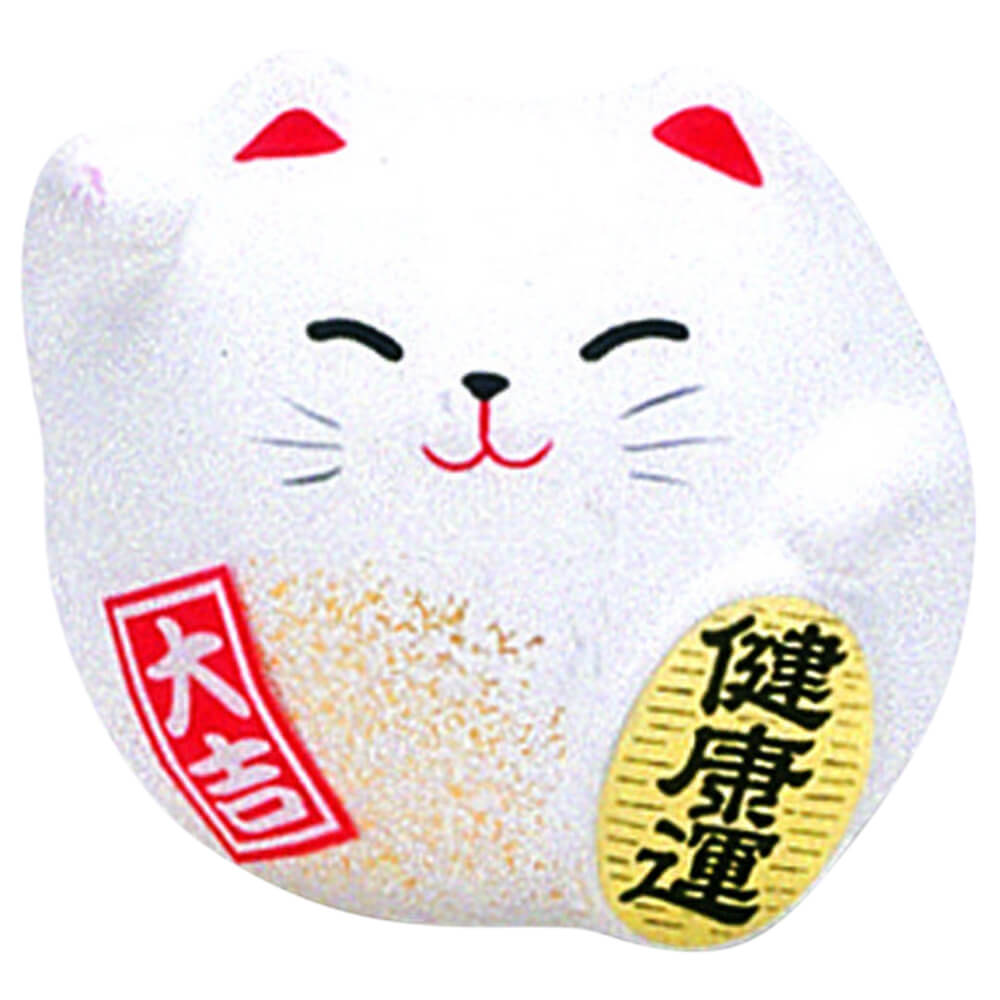 Weiße Maneki Neko aus Keramik mit rotem Glückssiegel auf dem Bauch und goldener Münze#winkekatze_maneki-neko-weiss-mit-muenze