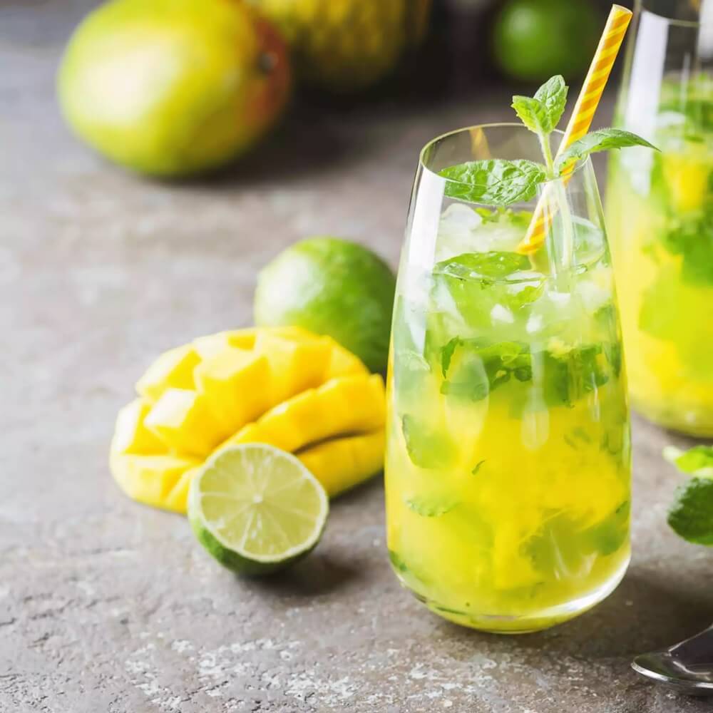 Mango Sirup im Cocktail