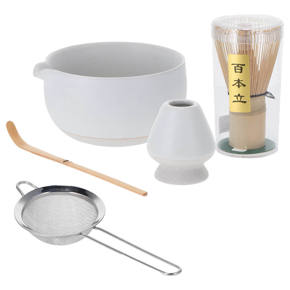 Fünfteiliges Matchaset mit heller Matchaschale, Matchabesen, Besenhalter, Dosierlöffel und Matchasieb