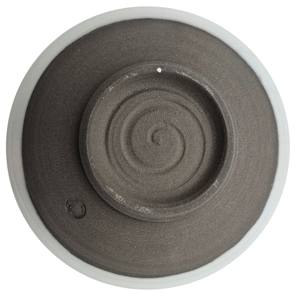 Weiße Matchaschale im minimalistischen Stil – japanisches Design Fuß#matchaschale-aus-japan_weiss