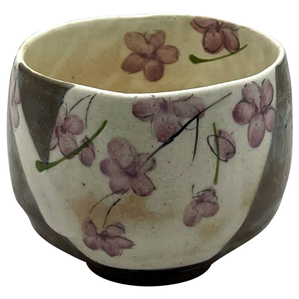 Japanische Matchaschale Yuuka aus Keramik mit floralem Dekor – Matchaschalen aus dem Arita-Gebiet#matchaschale-aus-japan_yuuka