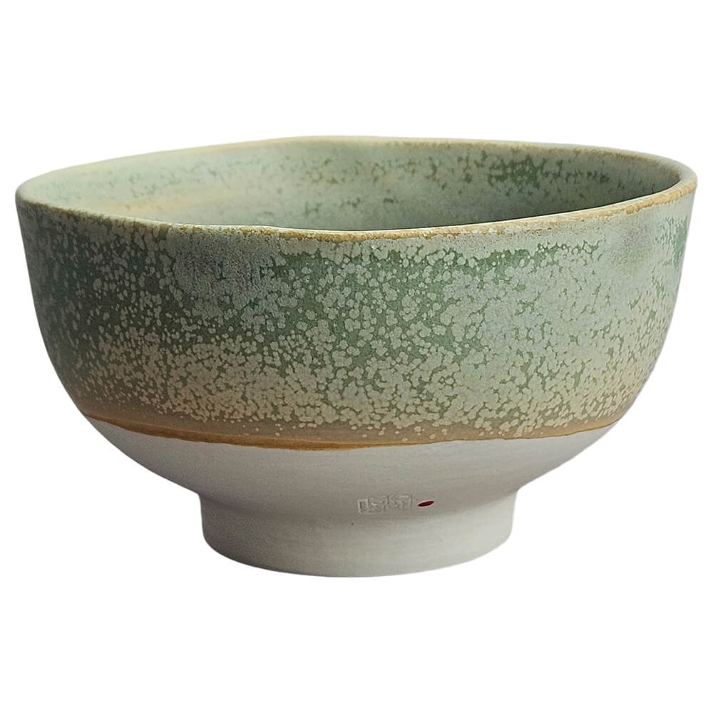 Handgemachte Porzellan Teeschale von Atelier TōKo mit grüner Wabi-Sabi-Glasur#teeschale_wabi-sabi-glasur-3